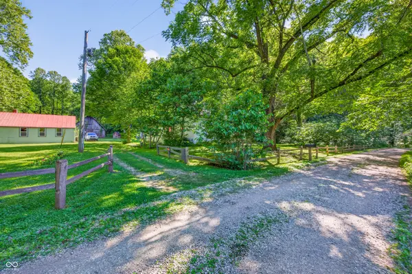 1021 Combs RD, Nashville, IN 47448