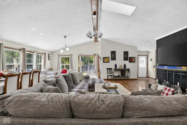 602 S 840 E, Zionsville, IN 46077