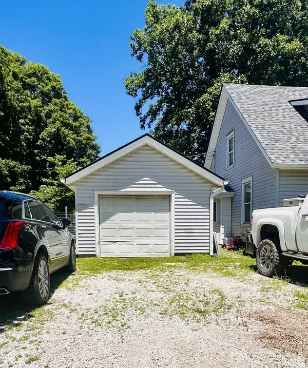 390 S Grant ST, Martinsville, IN 46151