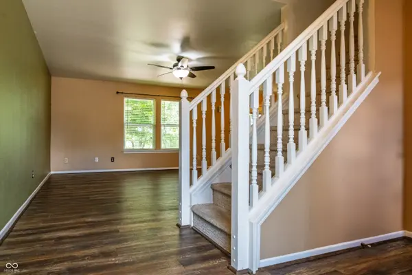 2154 Summer Breeze WAY, Greenwood, IN 46143