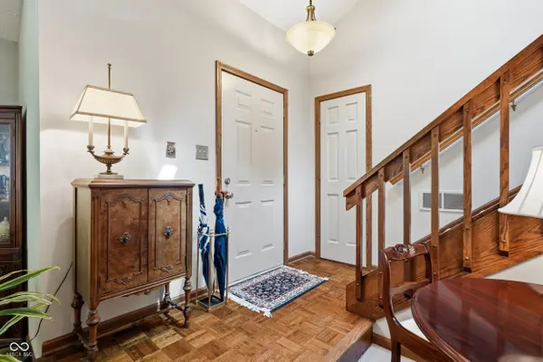 9248 Golden Woods DR, Indianapolis, IN 46268