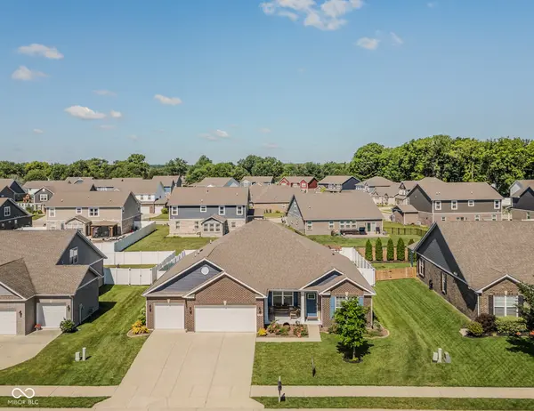3254 S Ansley DR, New Palestine, IN 46163