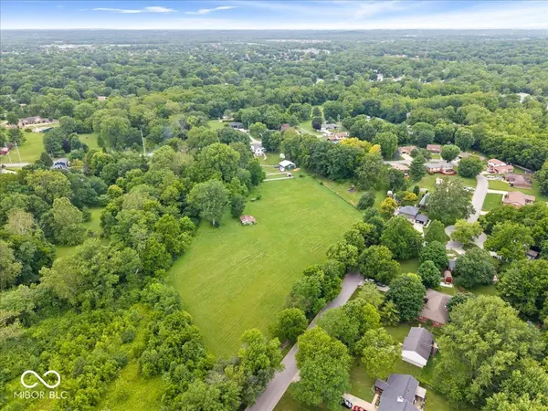 703 N Peterman RD, Greenwood, IN 46142