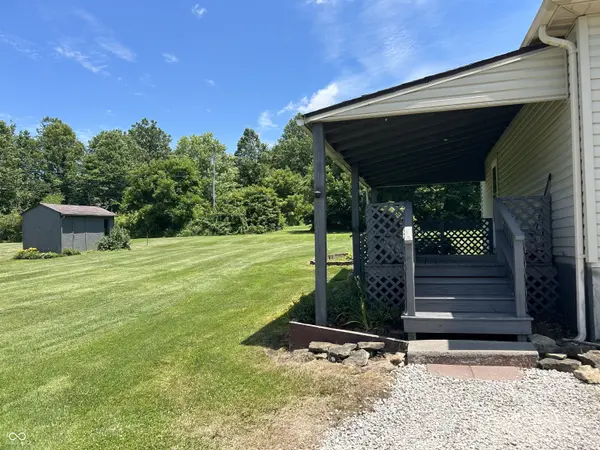 18 Lindsay CT, Spencer, IN 47460