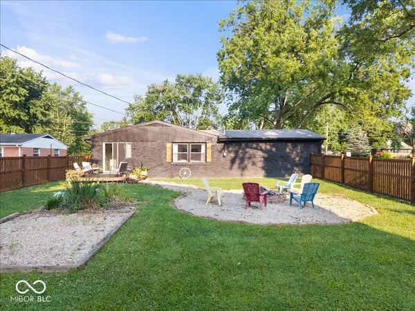 8807 Moll DR, Fishers, IN 46038