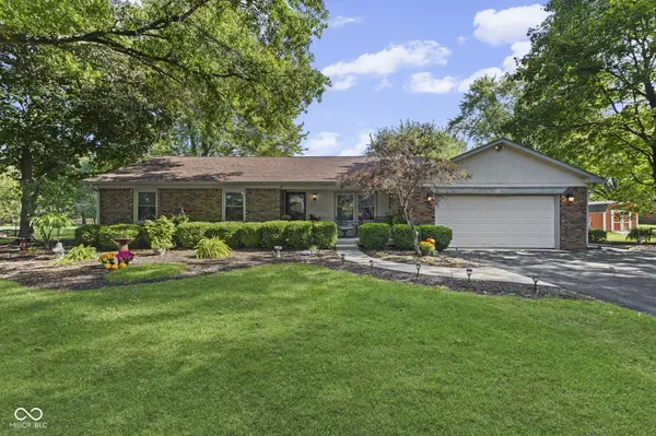 1393 S Buttercup DR, New Palestine, IN 46163