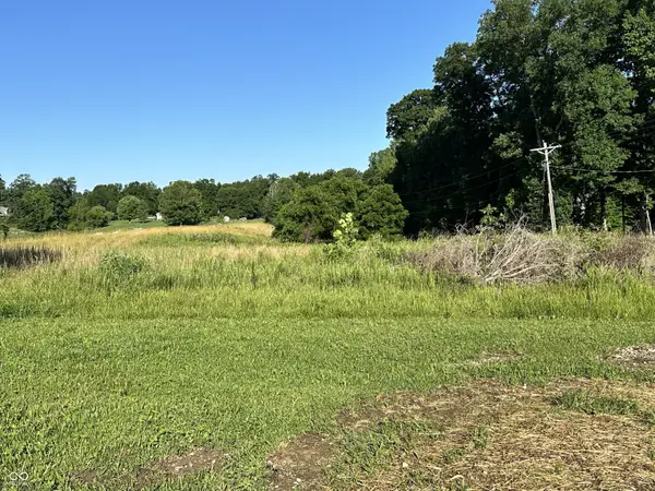 520 Paris DR, Martinsville, IN 46151