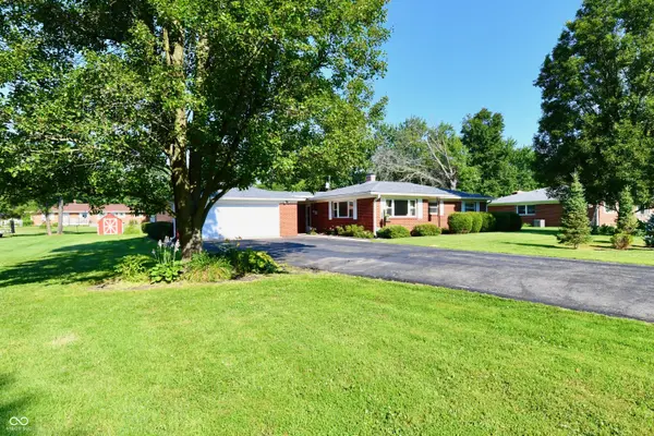 4928 Oaknoll DR, Indianapolis, IN 46221