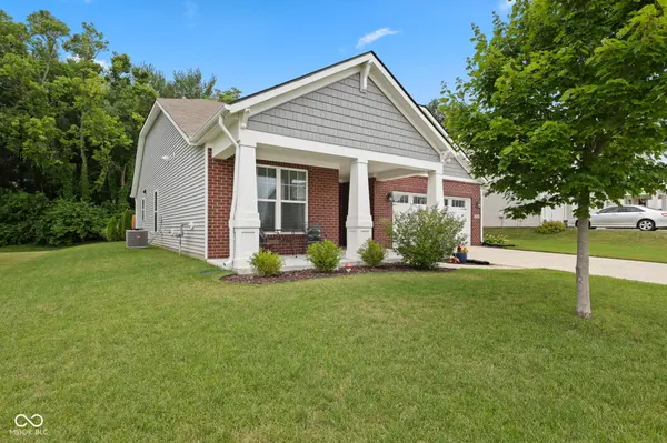 5691 Grosbeak DR, Greenwood, IN 46143
