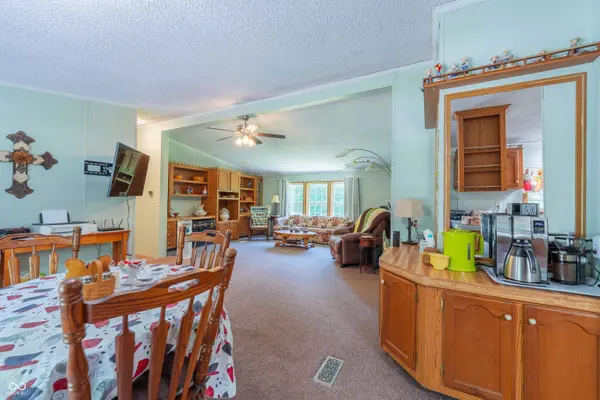 982 E Porter Ridge RD, Spencer, IN 47460