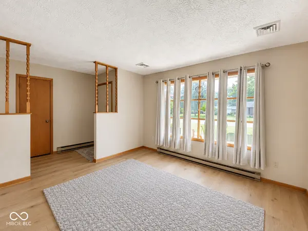 6 U DR, Cloverdale, IN 46120