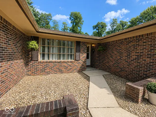 6 U DR, Cloverdale, IN 46120