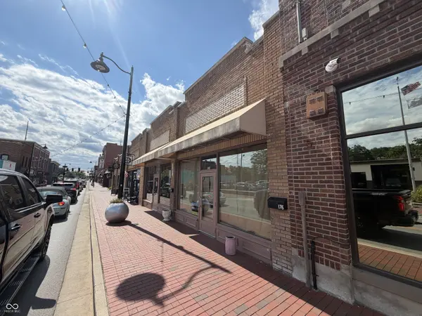 176 W Main ST, Greenwood, IN 46142