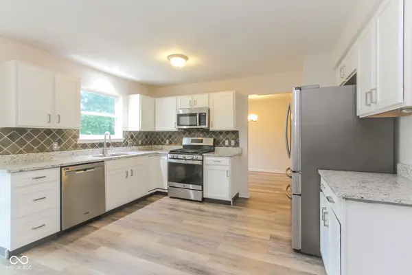 5757 Columbia CIR, Greenwood, IN 46142