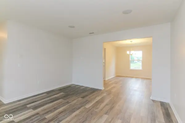 5757 Columbia CIR, Greenwood, IN 46142