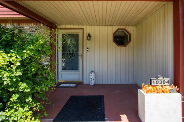 10304 Whispering Winds DR, Indianapolis, IN 46234