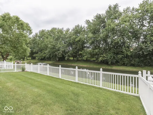 3340 Eaton Mews CT, Greenwood, IN 46143