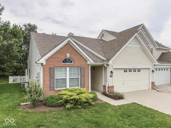 3340 Eaton Mews CT, Greenwood, IN 46143
