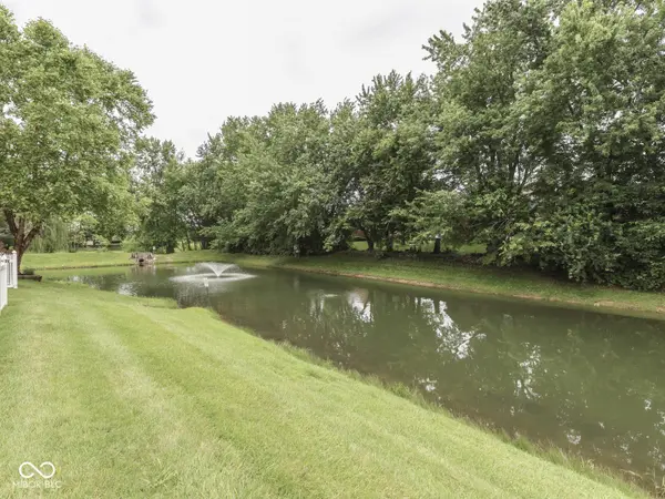 3340 Eaton Mews CT, Greenwood, IN 46143