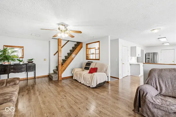 105 W Pierce, Whitestown, IN 46075