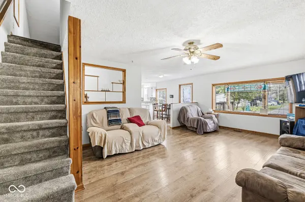 105 W Pierce, Whitestown, IN 46075