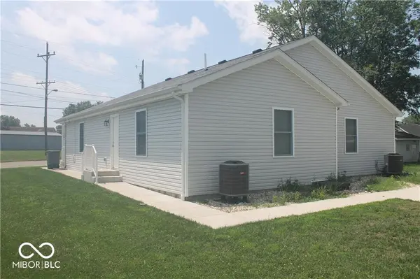 821 E 10th ST, Seymour, IN 47274