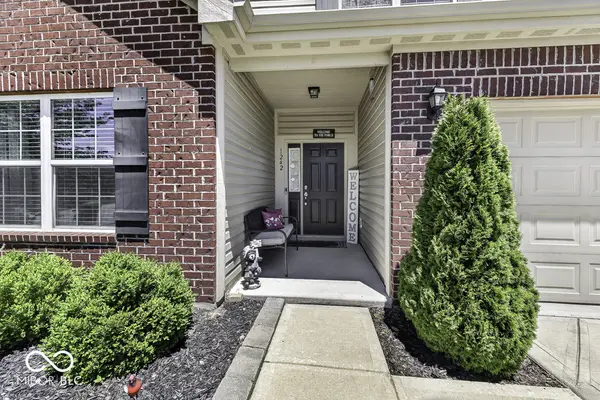 1242 Northcraft CT, Franklin, IN 46131