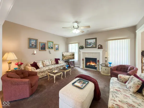 1233 Rosewood LN, Mooresville, IN 46158