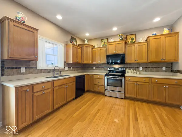 1233 Rosewood LN, Mooresville, IN 46158