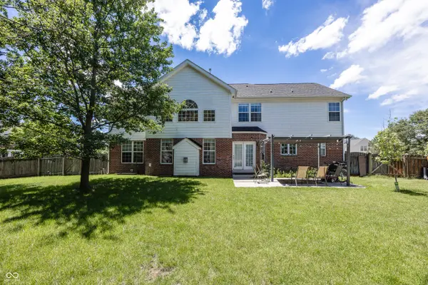 5889 Pebblestream DR, Carmel, IN 46033
