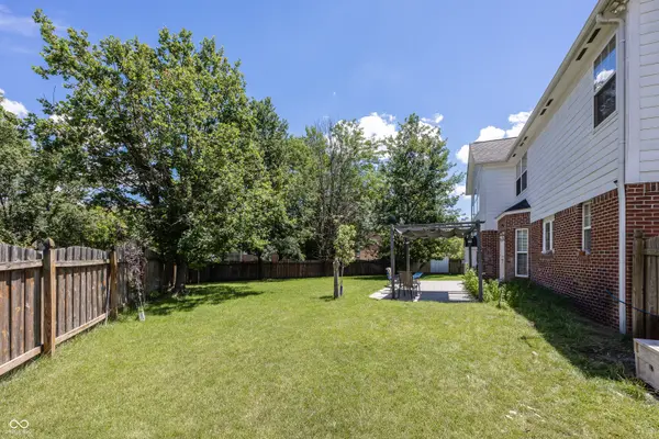 5889 Pebblestream DR, Carmel, IN 46033