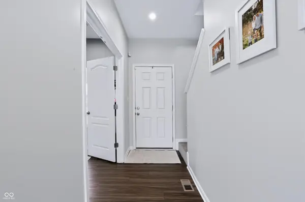 5521 Woods Pointe DR, Mccordsville, IN 46055