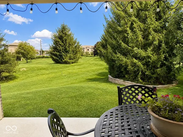836 Justine CIR W, Indianapolis, IN 46234