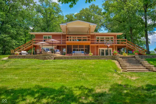 1062 S Moon RD, Scottsburg, IN 47170