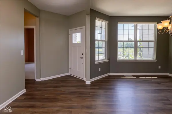 5208 Brighton DR, Whitestown, IN 46075