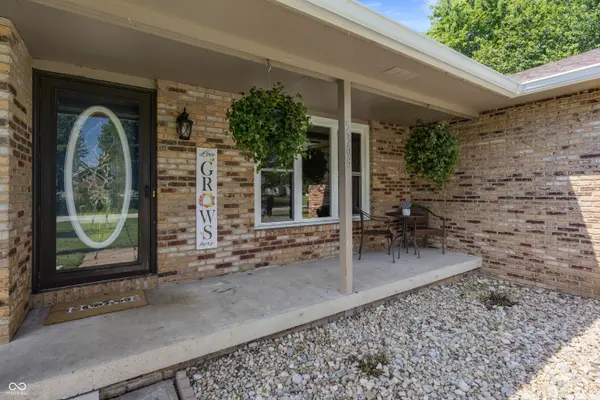 5308 E Broadmore DR, Columbus, IN 47201