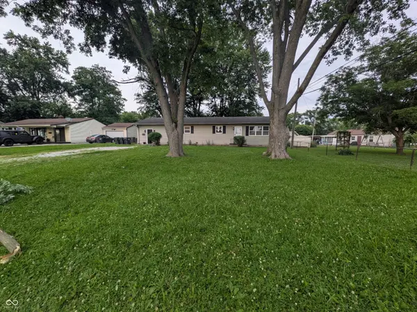 7 N Middle ST, Greenwood, IN 46143