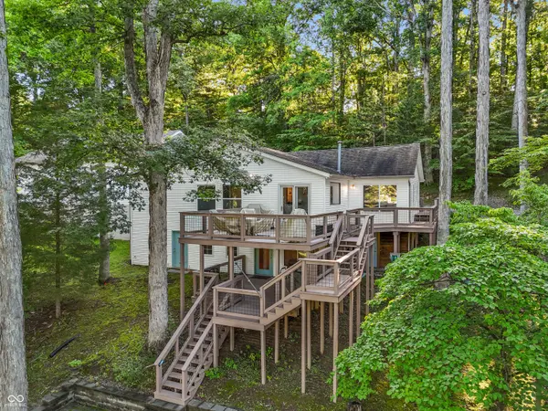 335 W Lakeview DR, Nineveh, IN 46164