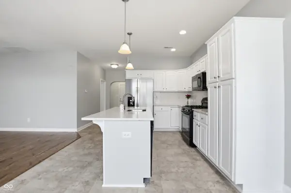 561 Rickels CT, Whiteland, IN 46184
