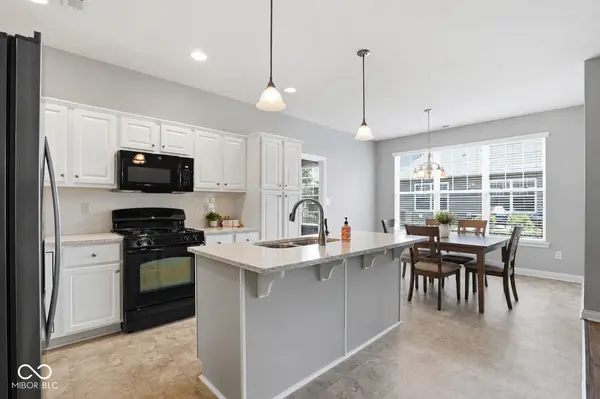 561 Rickels CT, Whiteland, IN 46184