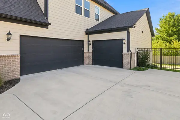 8822 Rockwood LN, Indianapolis, IN 46259