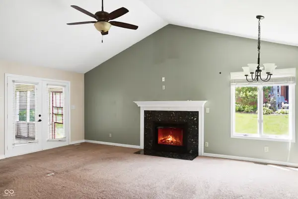 274 Golf CT, Greenwood, IN 46143