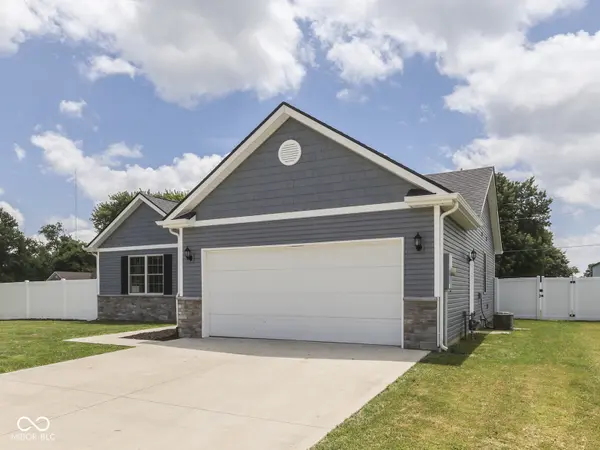 7 Watson CT, Trafalgar, IN 46181