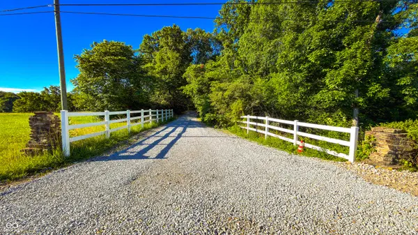 2 Beech Tree RD, Nineveh, IN 46164