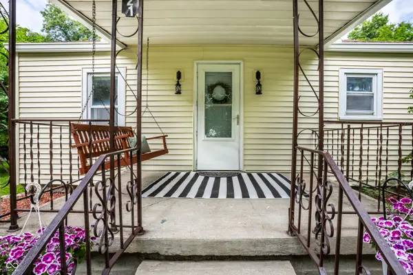 1721 E County Road 400 S, Muncie, IN 47302