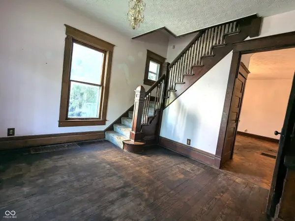 2402 E 16th ST, Indianapolis, IN 46201