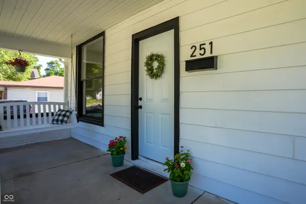 251 S Avon AVE, Plainfield, IN 46168