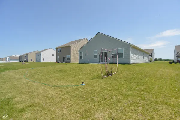 270 Switchgrass LN, Whiteland, IN 46184