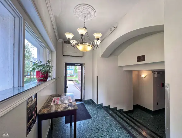 230 E 9th ST #APT 108, Indianapolis, IN 46204