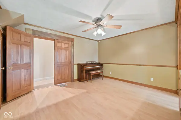 2100 N County Road 800 W, Yorktown, IN 47396